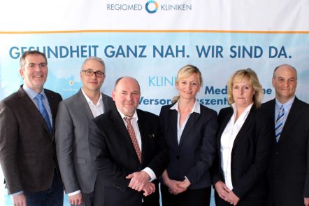 Von links nach rechts: Hans Meißner (Prokurist Seniorenzentren/Wohnheime REGIOMED), Marco Zipfel (Pflegedirektor REGIOMED Klinikum Coburg), Joachim Bovelet (Hauptgeschäftsführer REGIOMED), Anja Schönheit-Müller (Pflegedirektorin REGIOMED Klinikum Lichtenfels), Dr. phil. Jaqueline Schöbel (Pflegedirektorin REGIOMED Klinikum Sonneberg, Neuhaus und Neustadt), Enrico Koch, Pflegedirektor REGIOMED Klinikum Hildburghausen).