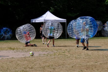 Teilnehmersuche zum Bubble-Soccer